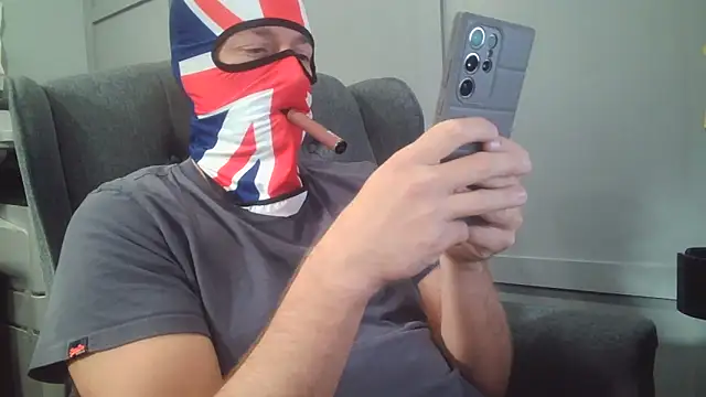 Snapshot of wank-over-ur-photo chatting on 12, 9, 2025 wank-over-ur-photo online show from 12, 9, 2025