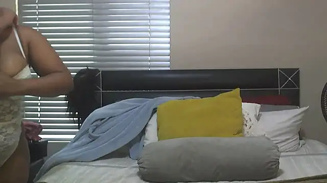 SweetBerryBliss online show from 17, 11, 2025