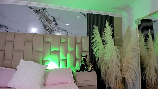 cloesummerr  online show from 18, 4, 2026