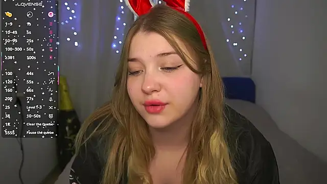 CuteSharloti online show from 5, 4, 2026