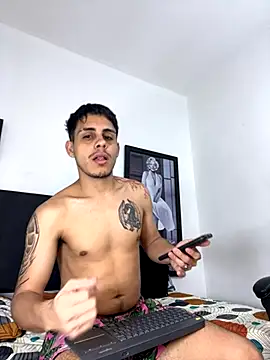 Snapshot of Luke_Stone chatting on 28, 11, 2025 Luke Stone online show from 28, 11, 2025