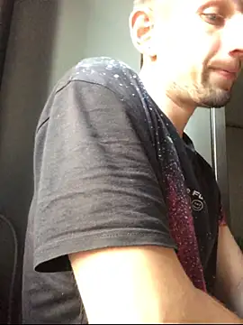 Snapshot of Alexilon chatting on 14, 11, 2025 Alexilon online show from 14, 11, 2025