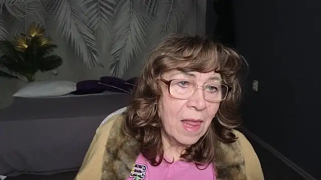 Snapshot of Betty_Brick chatting on 11, 4, 2026 Betty Brick online show from 11, 4, 2026