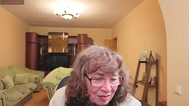 Snapshot of Betty_Brick chatting on 5, 5, 2026 Betty Brick online show from 5, 5, 2026