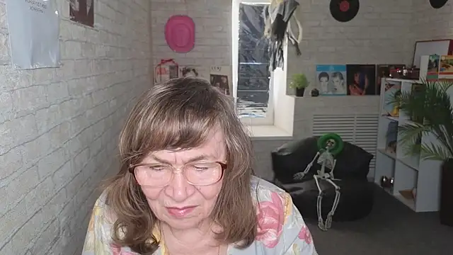 Snapshot of Betty_Brick chatting on 21, 5, 2026 Betty Brick online show from 21, 5, 2026
