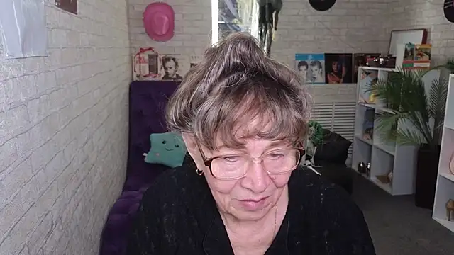 Snapshot of Betty_Brick chatting on 24, 5, 2026 Betty Brick online show from 24, 5, 2026