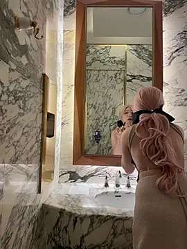 winter11 online show from 11, 9, 2025