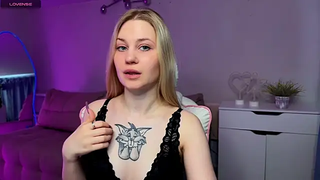 Sofia Kenwood online show from 12, 4, 2026