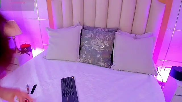 Snapshot of MaddieParker chatting on 20, 2, 2026 MaddieParker online show from 20, 2, 2026