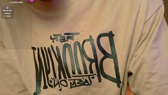 Snapshot of david_huge chatting on 9, 9, 2025 david huge online show from 9, 9, 2025