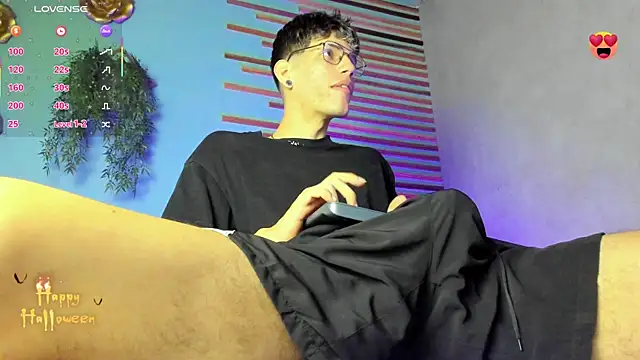 Snapshot of david_huge chatting on 23, 10, 2025 david huge online show from 23, 10, 2025