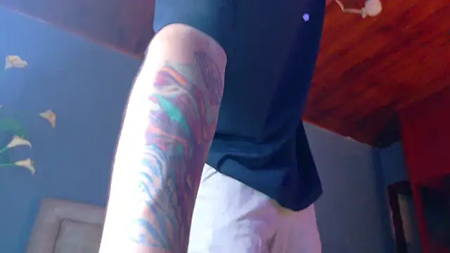 Snapshot of david_huge chatting on 15, 11, 2025 david huge online show from 15, 11, 2025