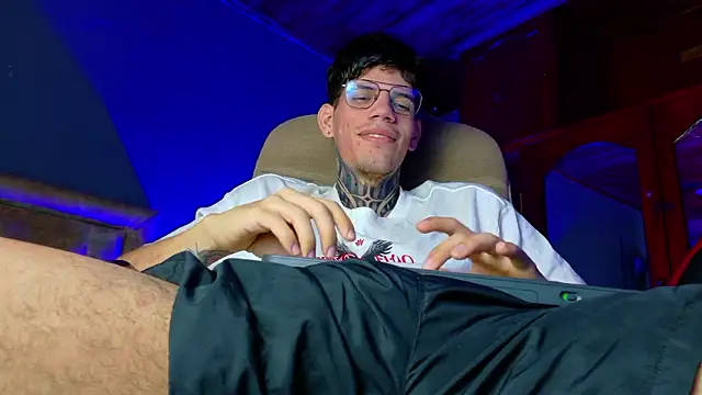 Snapshot of david_huge chatting on 13, 2, 2026 david huge online show from 13, 2, 2026