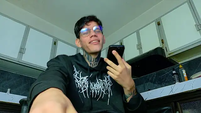 Snapshot of david_huge chatting on 20, 2, 2026 david huge online show from 20, 2, 2026