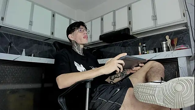 Snapshot of david_huge chatting on 21, 2, 2026 david huge online show from 21, 2, 2026