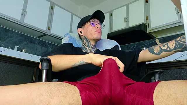 Snapshot of david_huge chatting on 27, 2, 2026 david huge online show from 27, 2, 2026