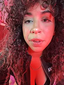 collins Daph online show from 4, 10, 2025