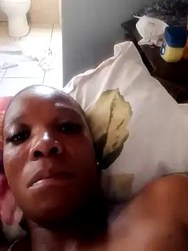 Snapshot of kinkyliciouse23 chatting on 10, 10, 2025 kinkyliciouse23 online show from 10, 10, 2025