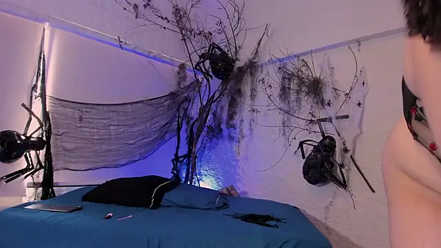 catleya noire online show from 4, 11, 2025