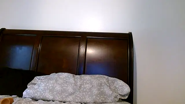 Snapshot of carlithefreak chatting on 17, 10, 2025 carlithefreak online show from 17, 10, 2025
