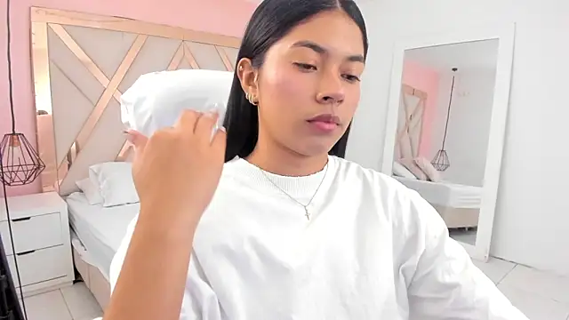 samantaa shy online show from 8, 10, 2025