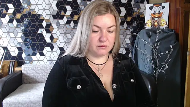 Snapshot of NikaSkylink chatting on 13, 4, 2026 NikaSkylink online show from 13, 4, 2026