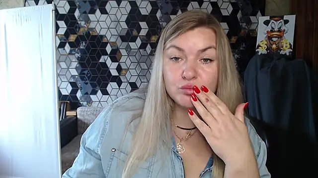 Snapshot of NikaSkylink chatting on 13, 5, 2026 NikaSkylink online show from 13, 5, 2026