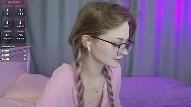 Snapshot of vialeta_baby chatting on 23, 9, 2025 vialeta baby online show from 23, 9, 2025