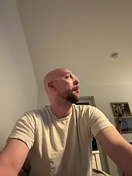 Mrlarox online show from 23, 3, 2026