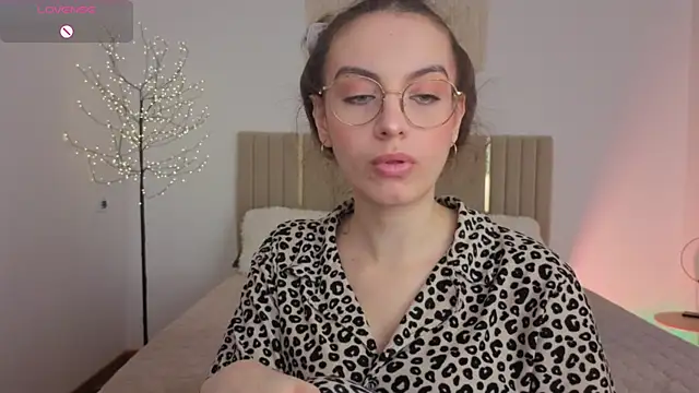 Real cutie1 online show from 18, 5, 2026