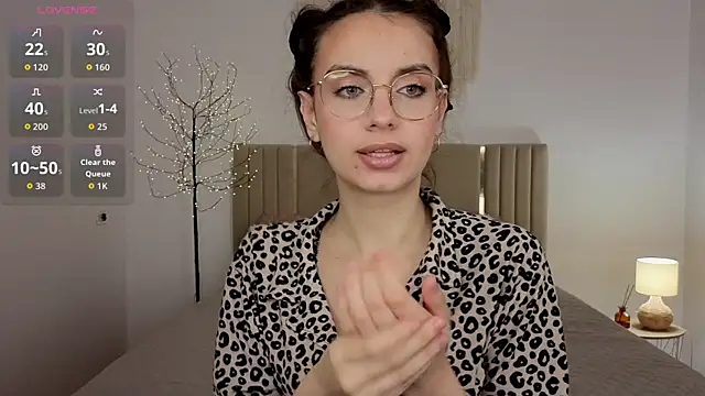 Snapshot of Real_cutie1 chatting on 9, 7, 2026 Real cutie1 online show from 9, 7, 2026