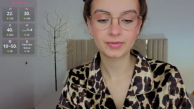 Snapshot of Real_cutie1 chatting on 14, 7, 2026 Real cutie1 online show from 14, 7, 2026