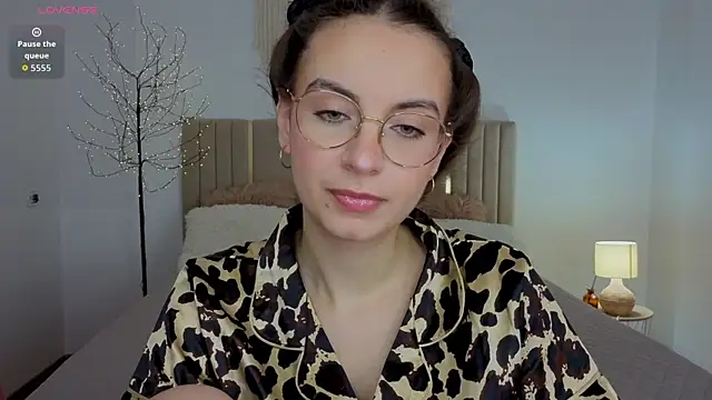Snapshot of Real_cutie1 chatting on 16, 7, 2026 Real cutie1 online show from 16, 7, 2026
