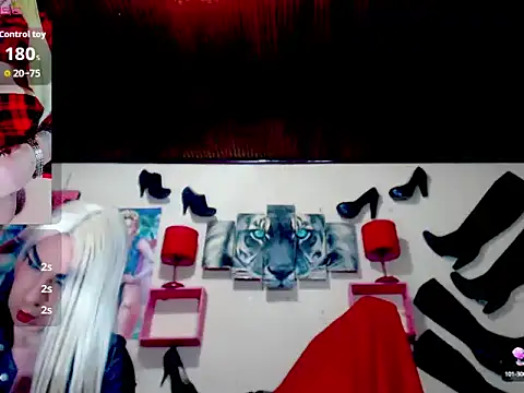 Snapshot of blondehot5v chatting on 13, 9, 2025 blondehot5v online show from 13, 9, 2025