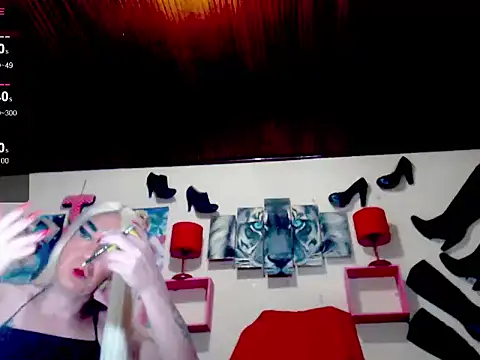 Snapshot of blondehot5v chatting on 17, 9, 2025 blondehot5v online show from 17, 9, 2025