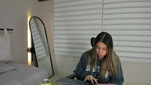 Rachell criss online show from 27, 11, 2025