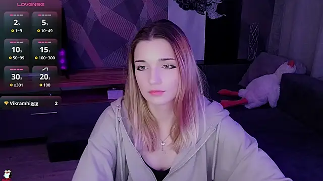 Sandy Belle online show from 7, 11, 2025