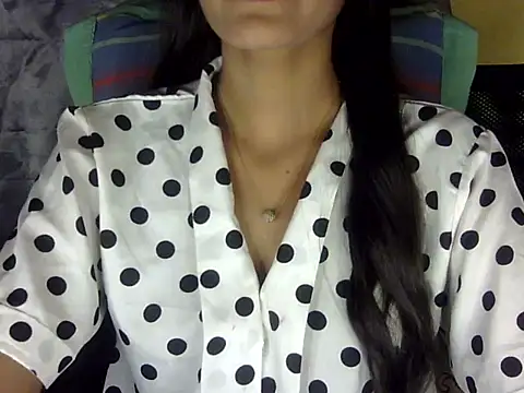 zara Khan0 online show from 22, 10, 2025