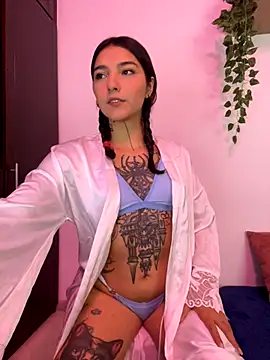 Snapshot of SurpriseMadlicia chatting on 25, 9, 2025 SurpriseMadlicia online show from 25, 9, 2025