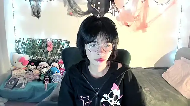 Snapshot of dolliette24 chatting on 14, 10, 2025 dolliette24 online show from 14, 10, 2025