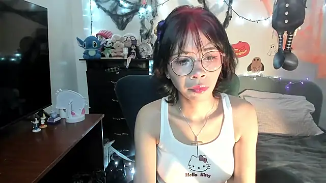 Snapshot of dolliette24 chatting on 21, 10, 2025 dolliette24 online show from 21, 10, 2025