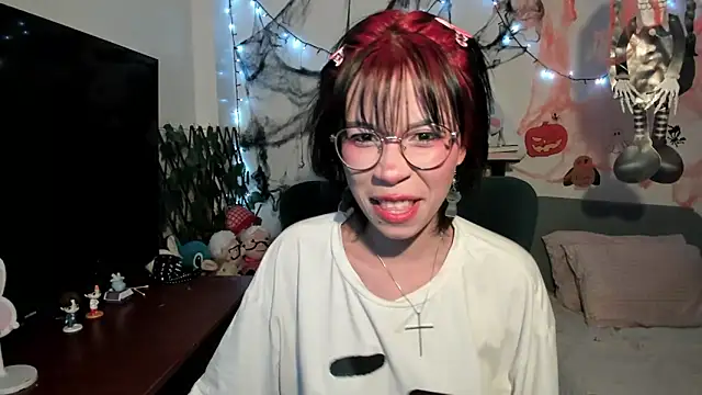 Snapshot of dolliette24 chatting on 30, 10, 2025 dolliette24 online show from 30, 10, 2025