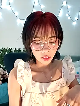 Snapshot of dolliette24 chatting on 12, 11, 2025 dolliette24 online show from 12, 11, 2025