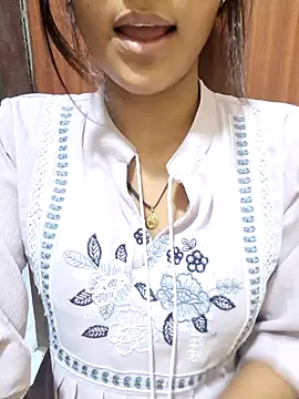 Snapshot of Raj-kumari chatting on 9, 7, 2026 Raj-kumari online show from 9, 7, 2026