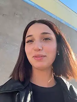 DollyTall online show from 8, 10, 2025