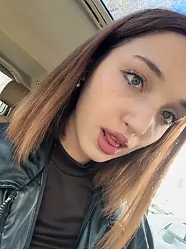 DollyTall online show from 23, 10, 2025