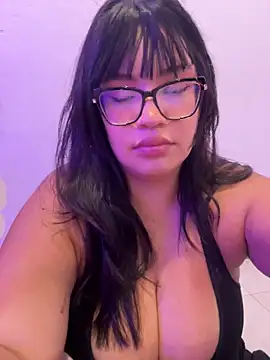 Snapshot of Emily_Taylor2 chatting on 25, 4, 2026 Emily Taylor2 online show from 25, 4, 2026