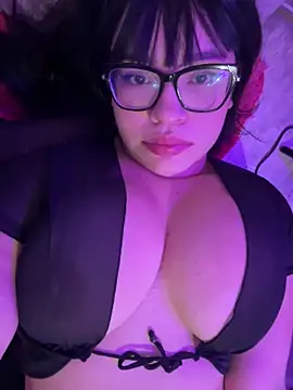 Snapshot of Emily_Taylor2 chatting on 5, 6, 2026 Emily Taylor2 online show from 5, 6, 2026
