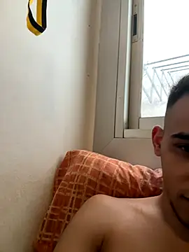Snapshot of Romanalegre chatting on 2, 10, 2025 Romanalegre online show from 2, 10, 2025