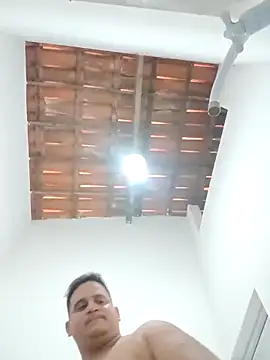 Snapshot of reguetones92 chatting on 13, 11, 2025 reguetones92 online show from 13, 11, 2025